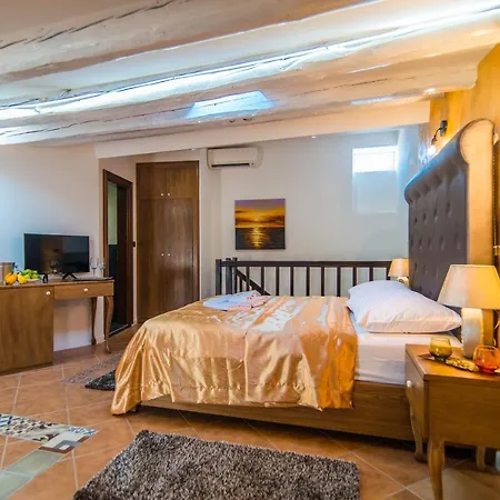 Bella Natka 로비니