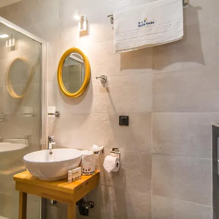 Bella Natka 로비니